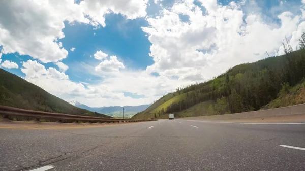 Conduire Vers Ouest Travers Les Montagnes Sur Autoroute Inter États — Photo