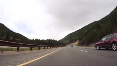 Dağ manzarası sürüş