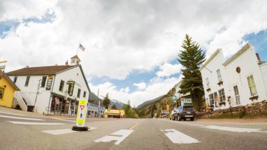 İmparatorluğu, Colorado, ABD-Mayıs 27, 2018 - küçük dağ town of America şehir sürüş.