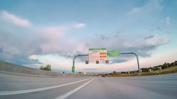 Bei Sonnenuntergang Auf Der Autobahn Von Felsbrocken Richtung Süden — Stockfoto