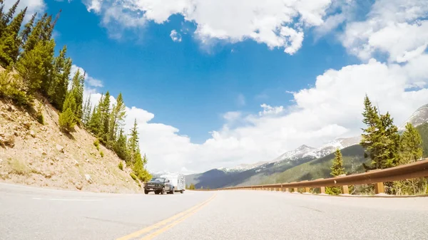 Jazdy Autostradą Góra Nad Berthoud Pass Lecie — Zdjęcie stockowe