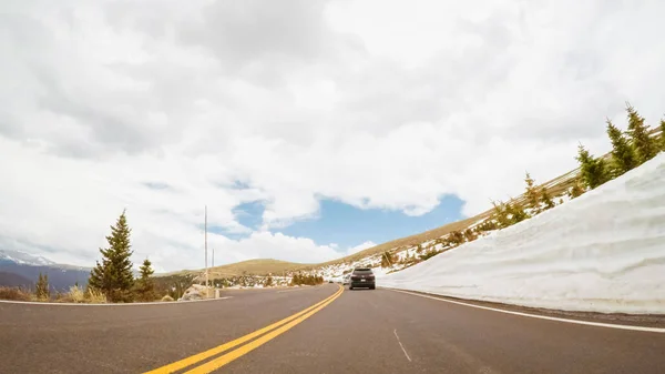 Dirigir Trail Ridge Road Fim Semana Abertura Temporada Rocky Mountain — Fotografia de Stock