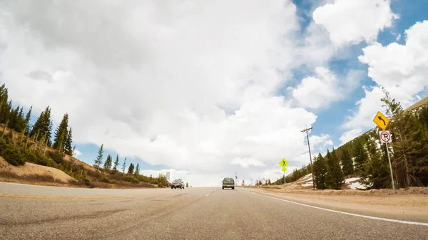 Jazdy Autostradą Góra Nad Berthoud Pass Lecie — Zdjęcie stockowe