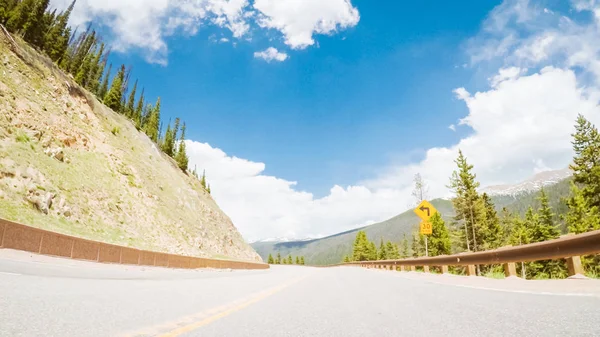 Jazdy Autostradą Góra Nad Berthoud Pass Lecie — Zdjęcie stockowe