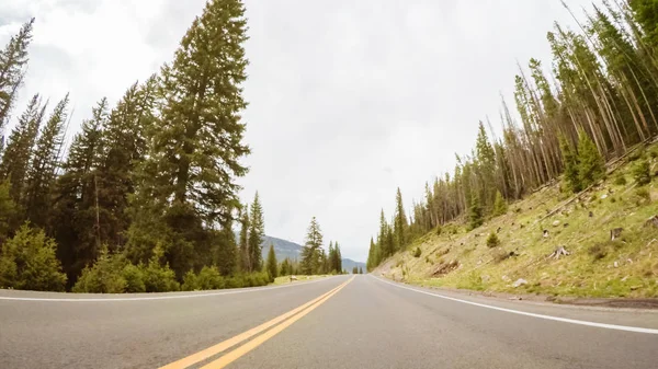 Dirigir Estrada Montanha Sobre Berthoud Pass Verão — Fotografia de Stock