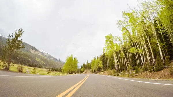 Conducir Por Carretera Montaña Sobre Berthoud Pass Verano — Foto de Stock