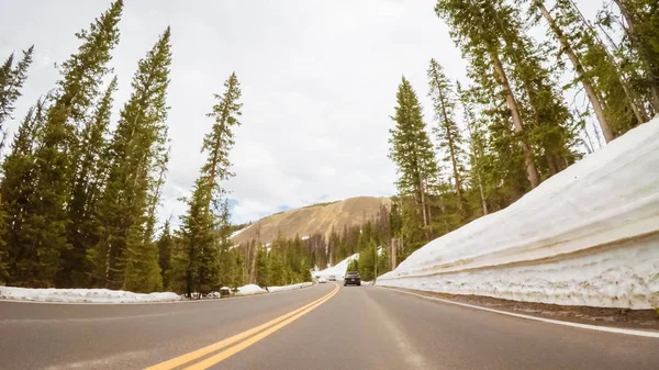 Dirigir Trail Ridge Road Fim Semana Abertura Temporada Rocky Mountain — Fotografia de Stock