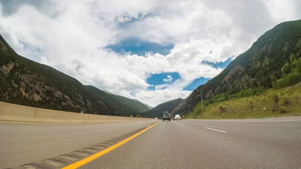 Dirigindo Para Oeste Através Das Montanhas Rodovia Interestadual I70 — Fotografia de Stock