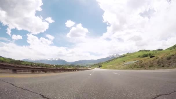 Conduire Vers Ouest Travers Les Montagnes Sur Autoroute Inter États — Video