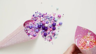 Renkli mor karışımı serpin 