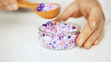 Renkli mor karışımı serpin 