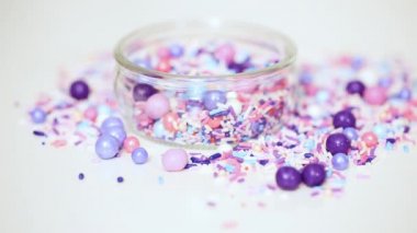 Renkli mor karışımı serpin 