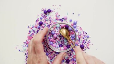 Renkli mor karışımı serpin 