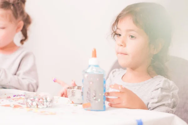 Κοριτσάκια Διακόσμηση Μικρό Paper Mache Μονόκερος Ειδώλια — Φωτογραφία Αρχείου