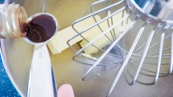 Krok Krokem Míchání Surovin Kuchyňské Baterie Aby Vanilka Cupcakes — Stock fotografie