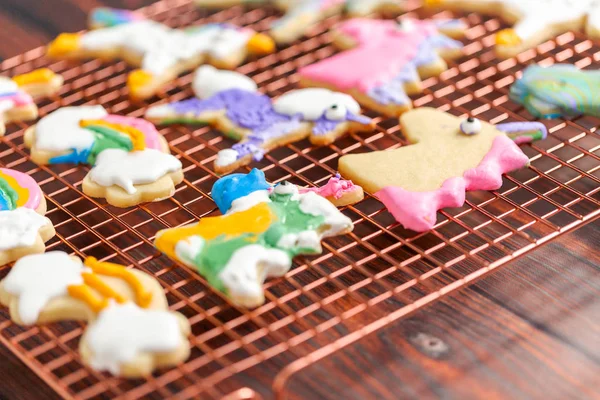 Biscuits Sucre Forme Licorne Décorés Par Des Enfants Avec Glaçage — Photo