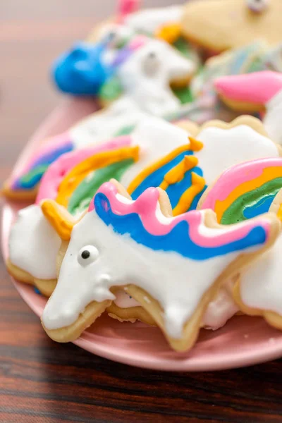 Biscuits Sucre Forme Licorne Décorés Par Des Enfants Avec Glaçage — Photo