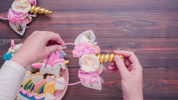 Galletas Azúcar Forma Unicornio Decoradas Con Glaseado Real Placa Rosa — Foto de Stock