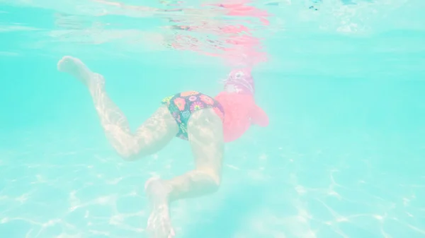 Little Girl Having Fun Swimming Outdoor Pool Summer — Stock Photo, Image