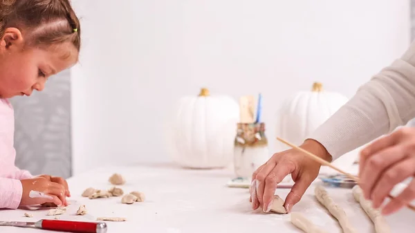 Lépésről Lépésre Anya Lánya Halloween Díszítő Kézműves Sütőtök Unicorn Téma — Stock Fotó