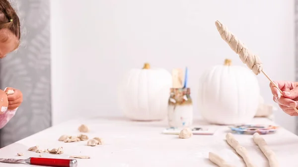 Lépésről Lépésre Anya Lánya Halloween Díszítő Kézműves Sütőtök Unicorn Téma — Stock Fotó