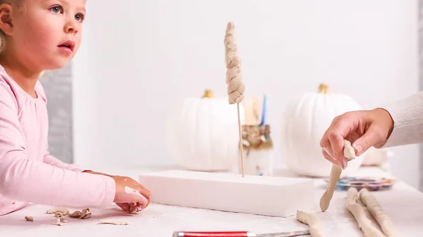 Krok Krokem Matka Dcera Zdobení Řemeslo Halloween Dýně Motivem Jednorožce — Stock fotografie