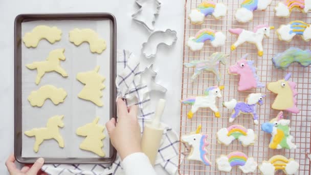 Unicorn Cookies Inredda Med Royal Icing Torkning Torkställ — Stockvideo