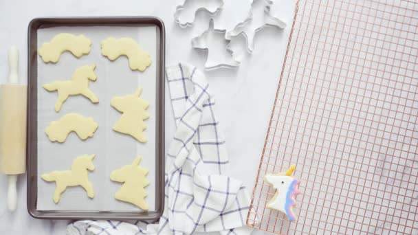 Biscuits Sucre Forme Licorne Sur Plaque Pâtisserie — Video