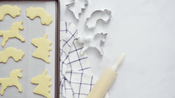 Biscuits Sucre Forme Licorne Sur Plaque Pâtisserie — Video