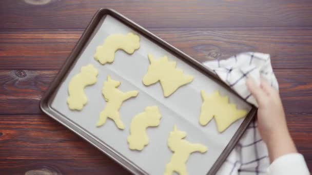 Galletas Azúcar Forma Unicornio Bandeja Para Hornear — Vídeo de stock