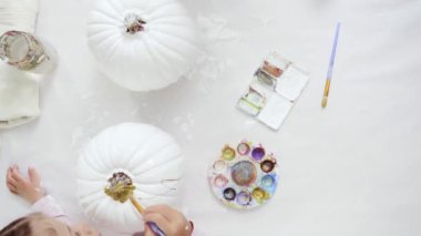 Adım adım. Cadılar Bayramı zanaat balkabağı unicorn tema ile dekorasyon