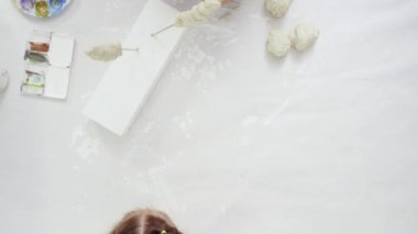 Adım adım. Cadılar Bayramı zanaat balkabağı unicorn tema ile dekorasyon.