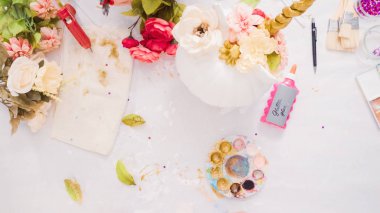 Cadılar Bayramı için Craft kabaklar unicorn tema ile dekorasyon.