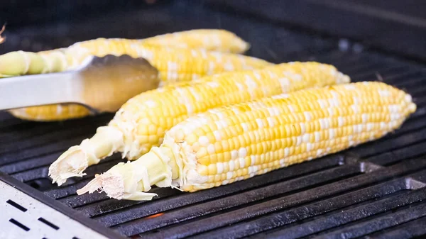 Skridt Skridt Grilling Økologisk Majs Udendørs Gasgrill - Stock-foto