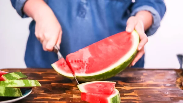 Slicing Red Watermelon Wood Cutting Board — Stock Photo, Image
