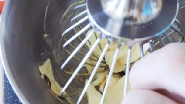 Stap Voor Stap Mengen Van Ingrediënten Keuken Mixer Vanille Cupcakes — Stockvideo