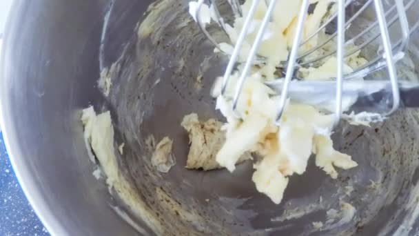 Βήμα Βήμα Ανάμιξη Συστατικών Μίξερ Κουζίνας Κάνει Cupcakes Βανίλιας — Αρχείο Βίντεο