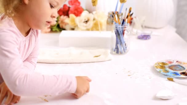 Mother Daughter Painting Gold Paint Clay Sculpted Horn Ears Decorating — Stock Video