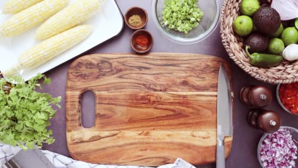 Preparação de guacamole caseiro — Vídeo de Stock