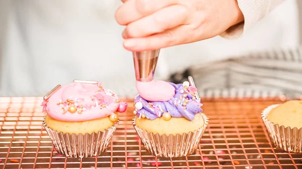 Paso Paso Decoración Cupcakes Vainilla Con Temática Unicornio Con Glaseado — Foto de Stock