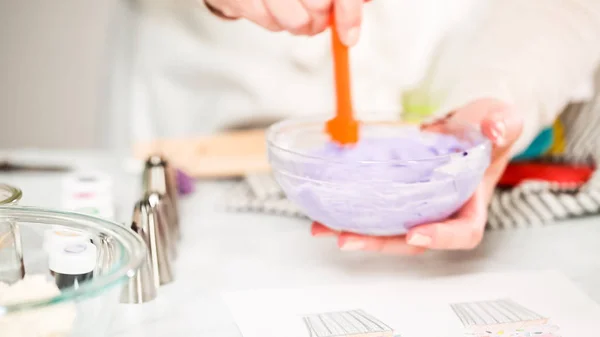 Steg För Steg Färg Buttercream Frosting Med Mat Färger För — Stockfoto