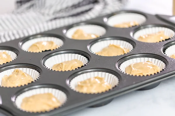 Vanille Cupcake Beslag Cupcake Pan — Stockfoto