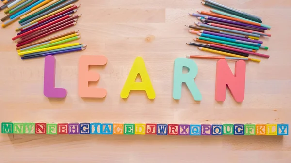 Parola Imparare Lettere Legno Multicolore Tavolo Legno — Foto Stock