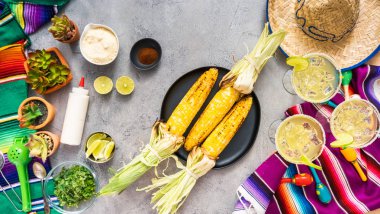 Pişirme crilling Meksika Caddesi Mısır elote.