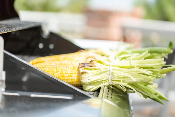 Grigliare Messicano Strada Mais Elote Sulla Griglia Gas All Aperto — Foto Stock