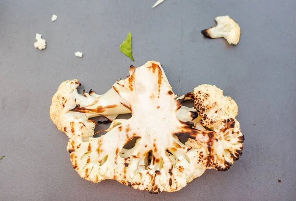 Grilled Cauliflower Metal Tray — Stock Photo, Image