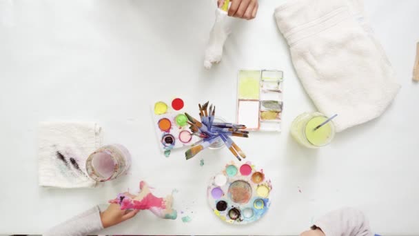 Passo Passo Meninas Pintando Papel Mache Unicórnio Com Tinta Acrílica — Vídeo de Stock