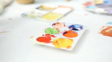 Onların küçük dekorasyon kızlar mache tek boynuzlu at figürin, tek boynuzlu at fantezi partide kağıt