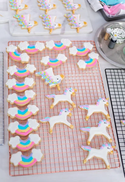 Decorating Unicorn Themed Sugar Cookies Royal Icing — Stock Photo, Image