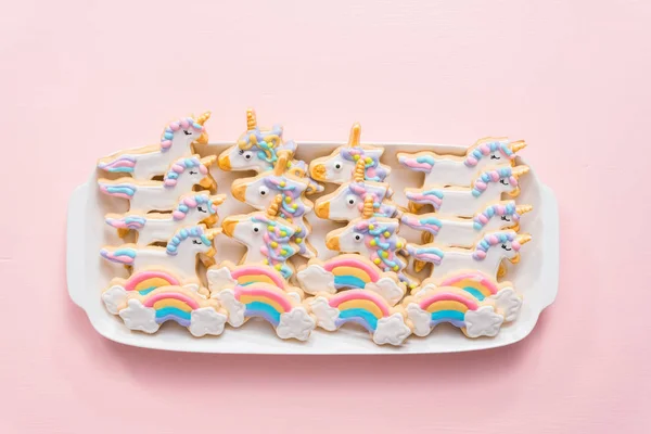 Biscuits Sucre Licorne Sur Une Assiette Service Blanche Fête Anniversaire — Photo